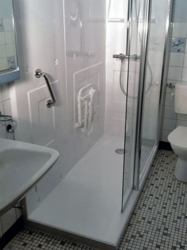 Remplacement d'une baignoire par une cabine de douche