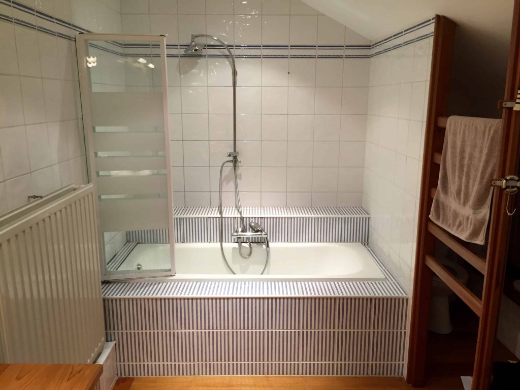 Remplacement d'une baignoire par une cabine de douche